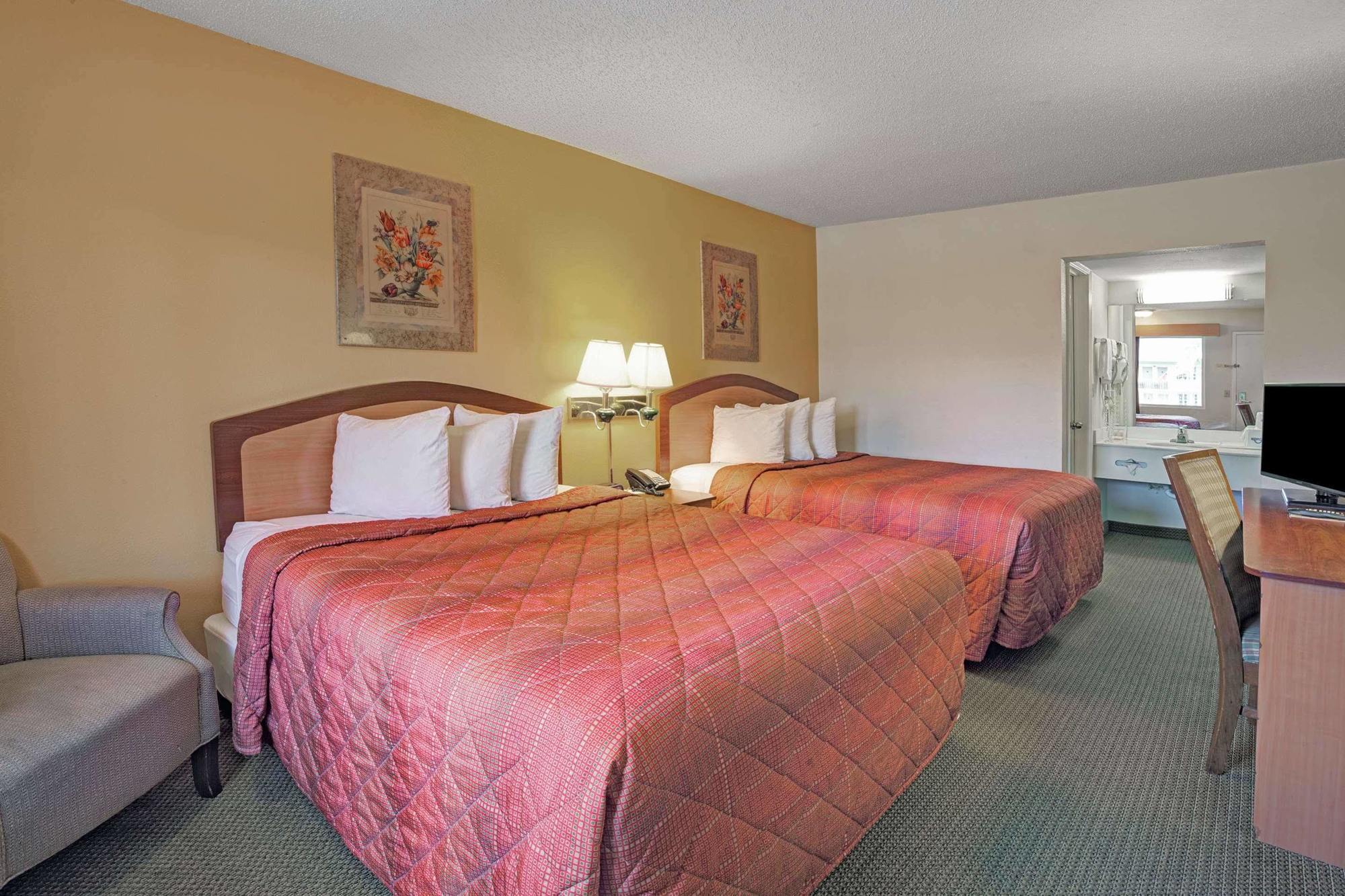 Days Inn By Wyndham Jacksonville South Memorial Hospital ภายนอก รูปภาพ