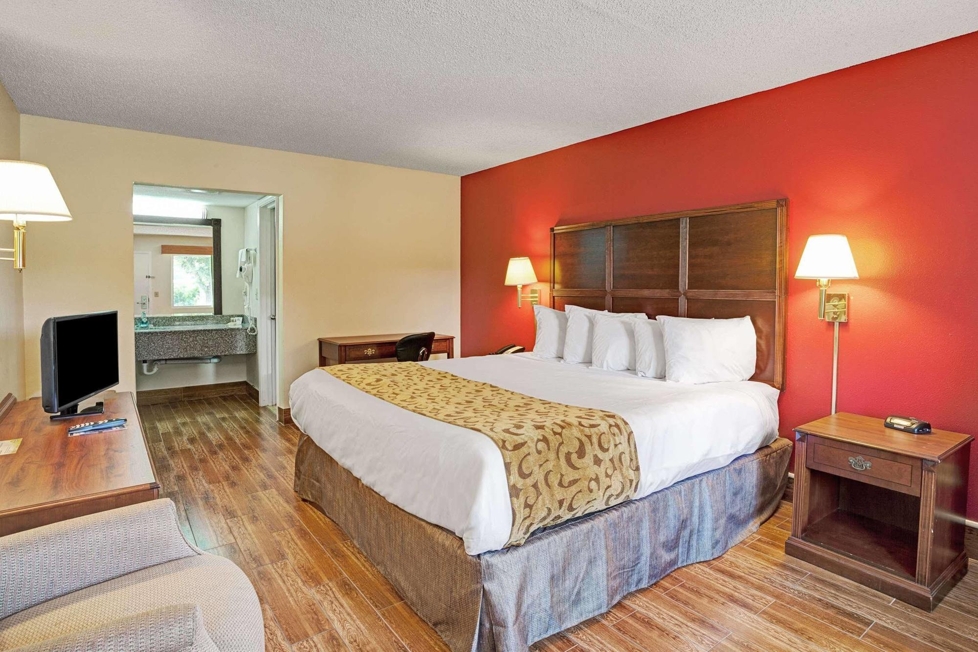 Days Inn By Wyndham Jacksonville South Memorial Hospital ภายนอก รูปภาพ
